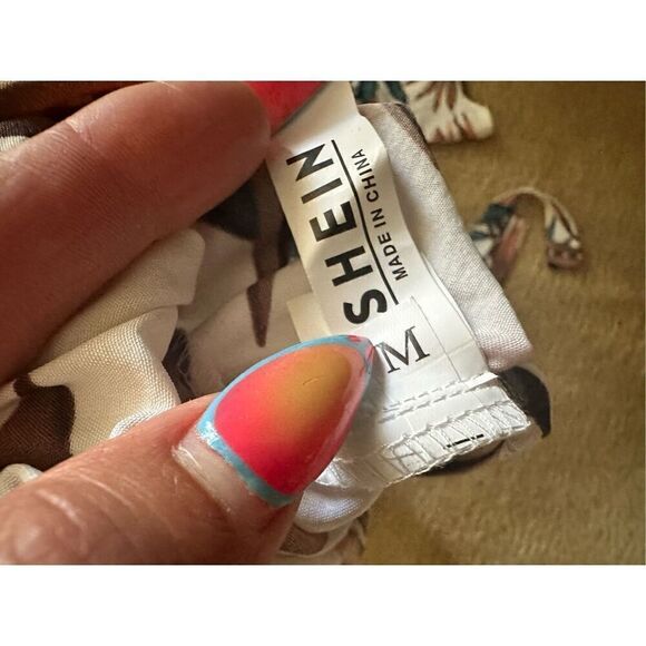 SHEIN 2-Piece Hawaiian Tropical Leaf Print Short Set Size Medium - Picture 4 of 5